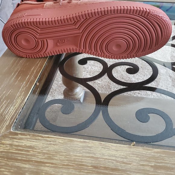 NIKE SF AIR FORCE 1- DUSTY PEACH - Picture 3 of 3